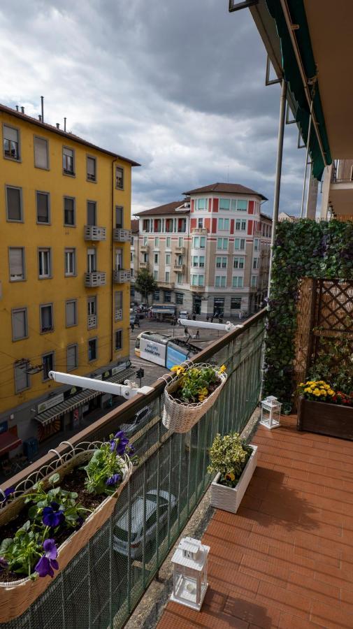 Beautiful Floral Apartment On Navigli Milán Exterior foto