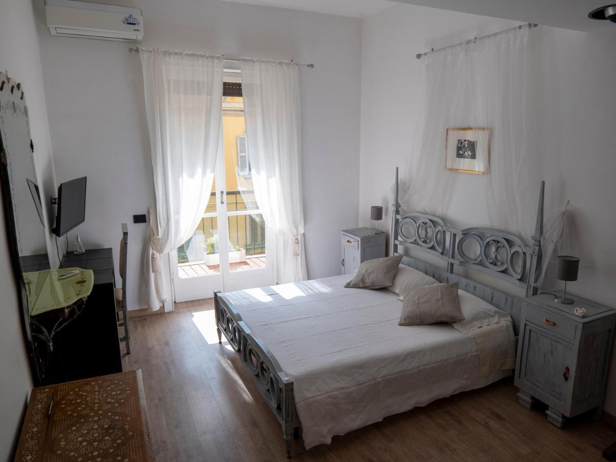 Beautiful Floral Apartment On Navigli Milán Exterior foto